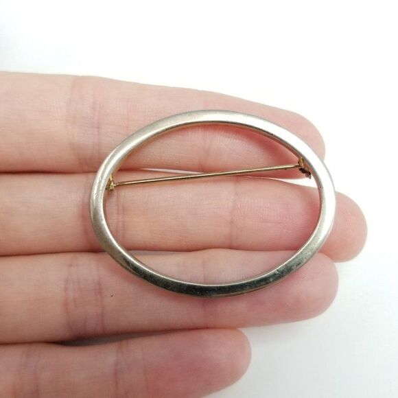 Vintage Oval Brooch, Gold Tone Minimal Lapel Pin, Simple Unisex Estate - Picture 6 of 6